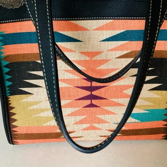 Wrangler Aztec Print Leather Tote Bag with Concealed Carry - Picture 3 of 12